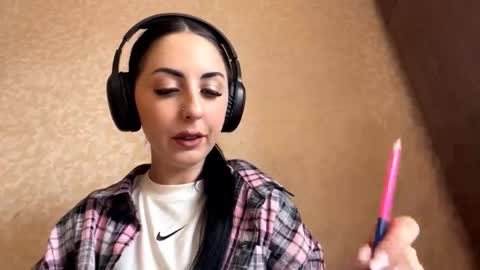 Cindy online show from November 15, 9:44 am