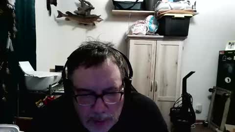 rwzar_1965 online show from April 8, 3:20 am