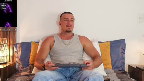 Sr Coast online show from February 18, 2:22 am