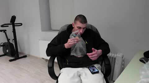 RYAN DOZER online show from April 23, 6:09 pm