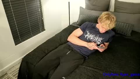 Ryan gainzz online show from April 6, 6:53 pm