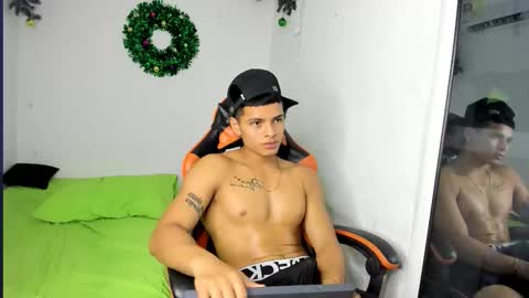 ryan_myerz online show from December 21, 7:42 pm