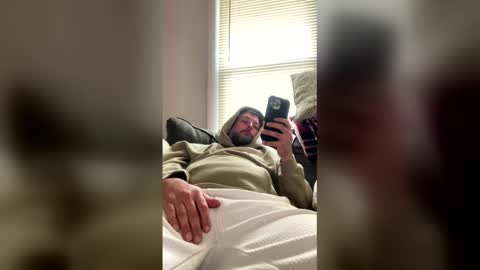ryanmhoyt88 online show from May 23, 6:37 pm