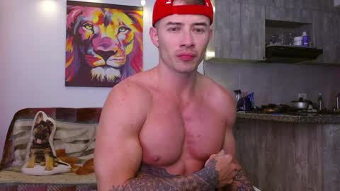 Snapshot of ryann_blue_ chatting on January 17, 12:20 am Ryan Blue ig ryannblue online show from January 17, 12:20 am