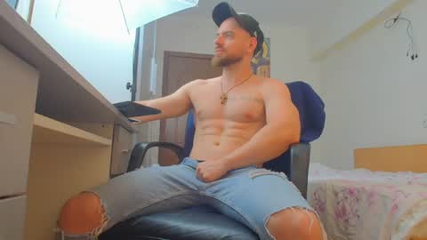 Ryanstone  online show from July 4, 7:01 am