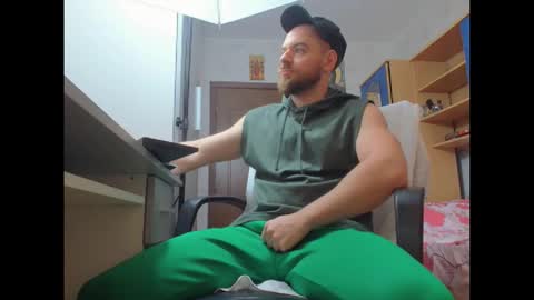 Ryanstone  online show from December 3, 6:03 am