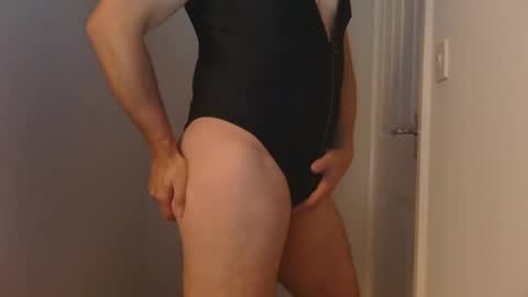 s33you123 online show from December 20, 3:21 pm