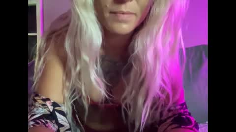 Snapshot of s639713 chatting on October 2, 4:00 am KumKitten online show from October 2, 4:00 am