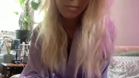 Snapshot of s639713 chatting on October 8, 3:18 pm KumKitten online show from October 8, 3:18 pm