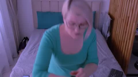 Sabrina MacMarren online show from March 9, 9:47 am