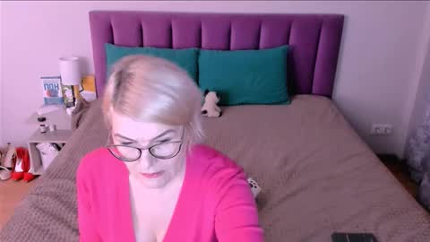 Sabrina MacMarren online show from November 13, 7:38 pm