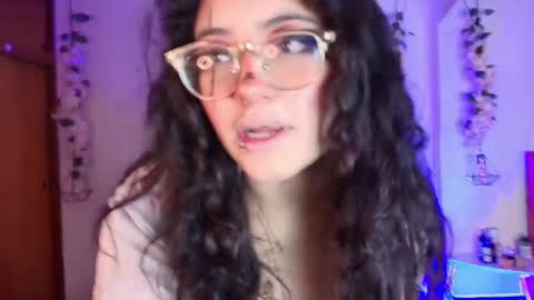 Snapshot of sabrinav_ chatting on September 26, 11:29 am Sabrina online show from September 26, 11:29 am