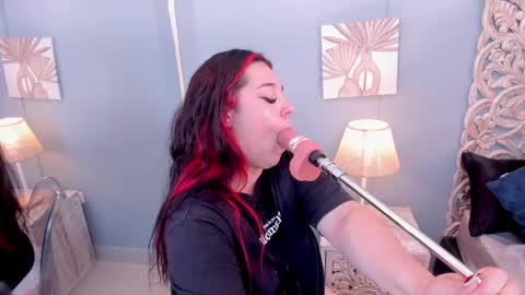 sabrinna  online show from May 24, 9:32 pm
