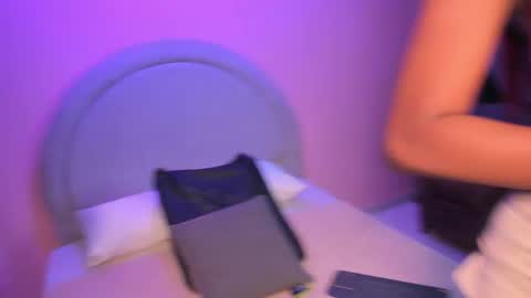 sabrinna_jones online show from June 5, 4:08 am