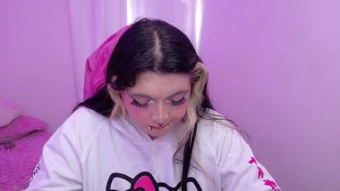 Ig  online show from April 4, 7:43 pm