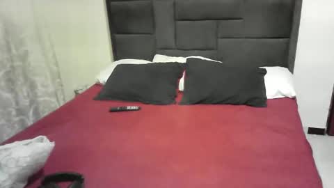 sacrletardiente online show from January 5, 3:23 pm