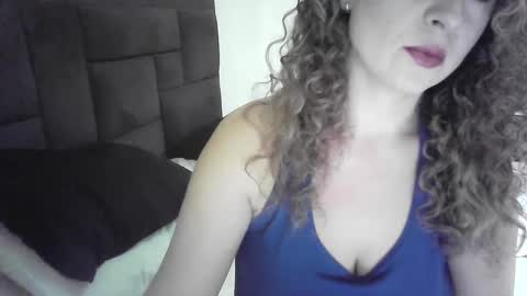 sacrletardiente online show from February 6, 11:58 pm