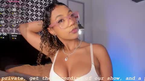 Sophie online show from October 25, 6:24 am