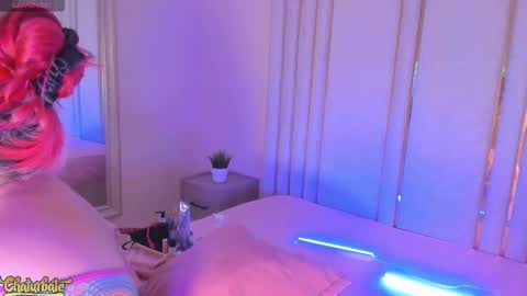 Mara online show from November 18, 4:04 am