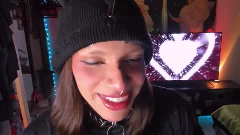 Snapshot of sailorbunnystar chatting on February 26, 3:35 am Rose online show from February 26, 3:35 am