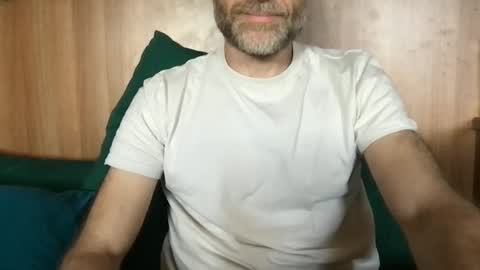 saint009 online show from April 24, 4:20 pm