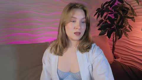 saint__vicious online show from June 3, 8:14 pm