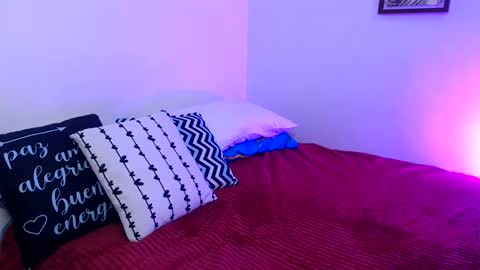 Sarah online show from December 12, 3:43 am