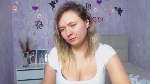 Snapshot of sallyverda chatting on February 22, 2:06 am Sally online show from February 22, 2:06 am