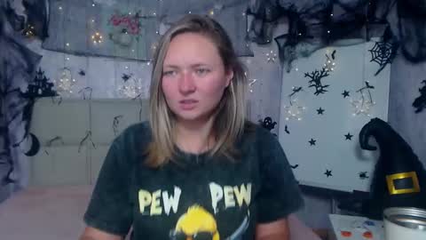 Snapshot of sallyverda chatting on October 15, 11:38 pm Sally online show from October 15, 11:38 pm
