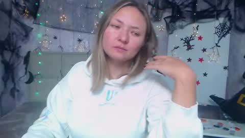 Snapshot of sallyverda chatting on October 21, 6:00 pm Sally online show from October 21, 6:00 pm