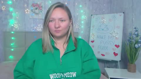Snapshot of sallyverda chatting on October 13, 5:37 pm Sally online show from October 13, 5:37 pm