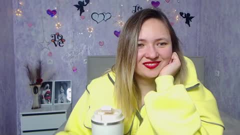 Snapshot of sallyverda chatting on February 26, 12:52 am Sally online show from February 26, 12:52 am