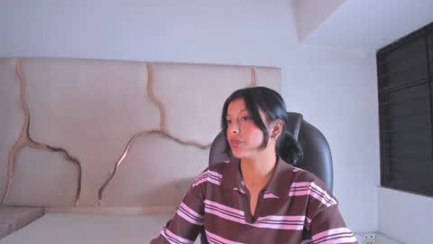 salmaportman_ online show from July 9, 1:53 am