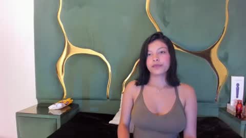 salmaportman_ online show from October 26, 4:02 am