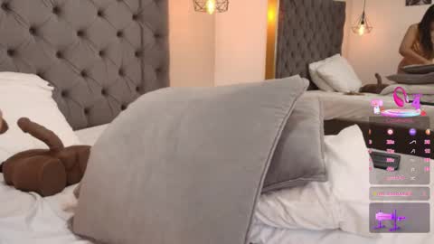   online show from October 25, 1:44 pm