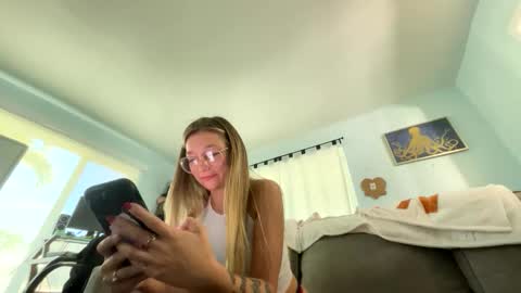 Salty Captain 69  Hat Girl 69 online show from October 18, 7:07 pm