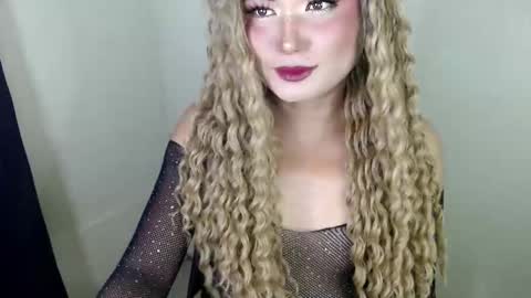 Snapshot of salumisabato69 chatting on October 13, 5:42 am anasthasia online show from October 13, 5:42 am