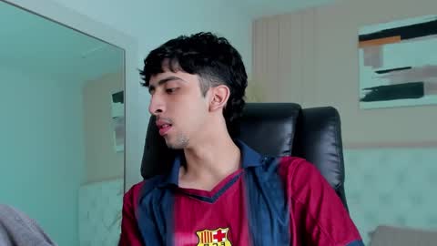 salvatore  online show from October 9, 9:20 pm