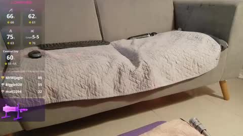 saly_moon1 online show from May 22, 2:18 am