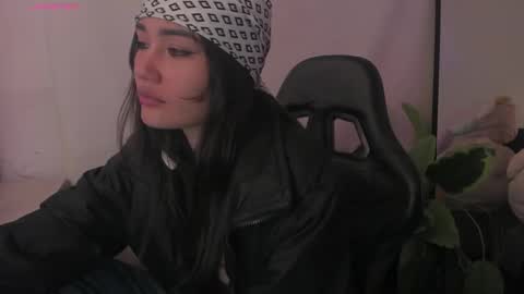 Snapshot of sam01___ chatting on February 25, 9:26 pm Stefana    or    Samchispas online show from February 25, 9:26 pm