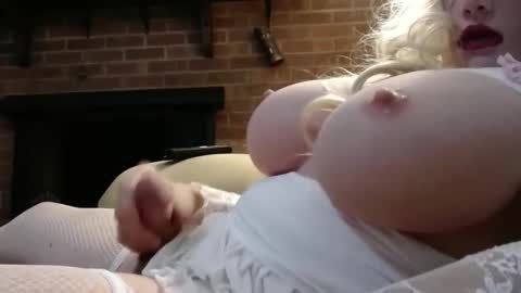 sam1tk2 online show from April 12, 5:28 pm