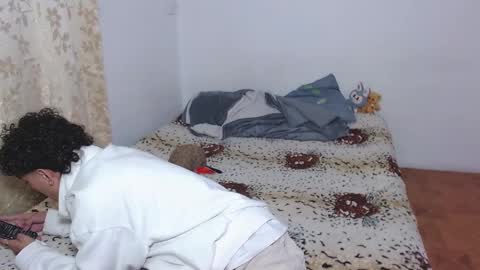 sam__cute online show from December 4, 4:23 am