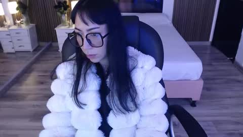 SAM MANSON online show from October 18, 1:48 pm