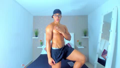 sam_rouge online show from February 27, 5:37 pm