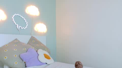   online show from November 13, 12:52 pm