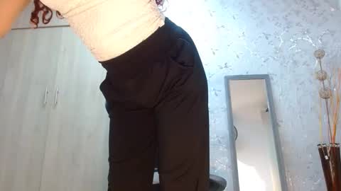 Snapshot of samanta_brownn_ chatting on October 18, 12:09 pm samanta online show from October 18, 12:09 pm