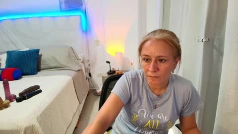 Samanta Stone online show from June 9, 9:58 pm