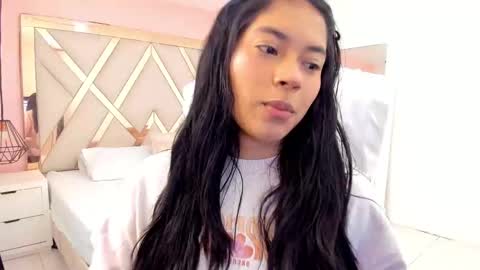 Snapshot of samantaa_shy chatting on October 22, 2:26 am sam online show from October 22, 2:26 am