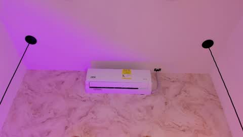 Samantha Beckham online show from April 20, 11:30 pm