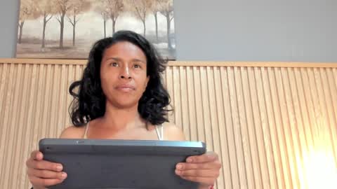 samantha_duart3 online show from April 4, 12:45 pm